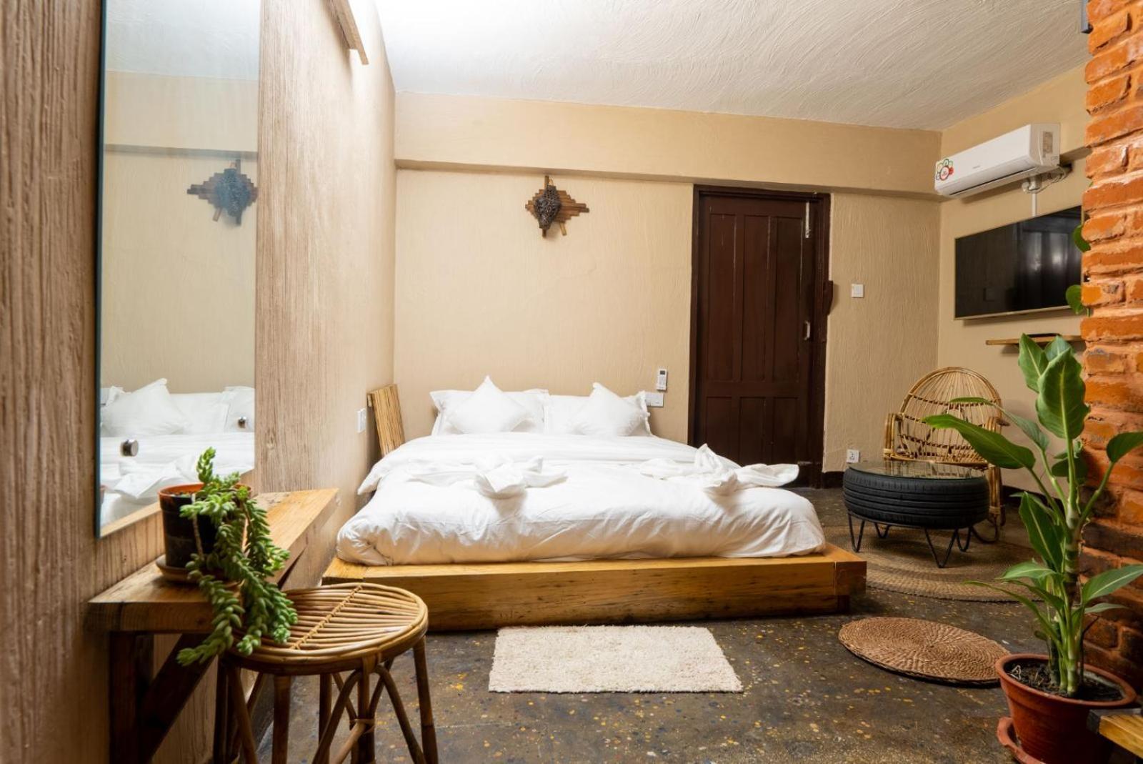 The Weavers Inn Lalitpur Экстерьер фото